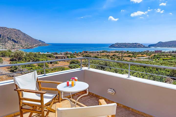 Villa per 6 persone, con piscina e terrazza in Agios Nikolaos