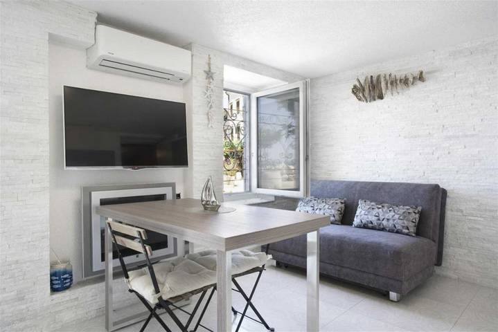Ganze Wohnung, Ferienwohnung für 2 Personen mit Meerblick in Piran, Slowenische Riviera
