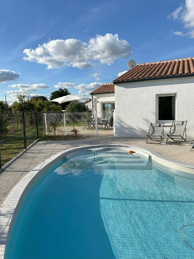 Location de vacances pour 6 personnes, avec jardin ainsi que piscine et vue à Le Bernard - 3