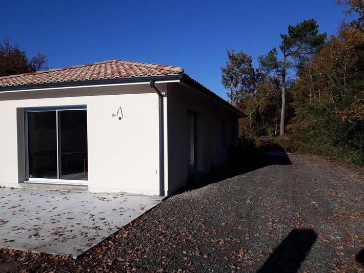 Location de vacances pour 8 personnes, avec terrasse et jardin à Mios - 2