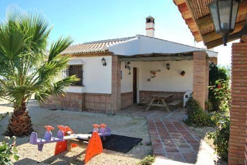 Casa de vacaciones para 11 personas, con piscina además de jardín y vistas en Antequera - 3