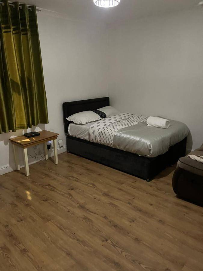 Lodge for 2 people, with Terrace in Leeds