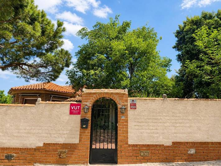 Casa de vacaciones para 11 personas, con balcón además de piscina y jardín, Familias con niños - 1