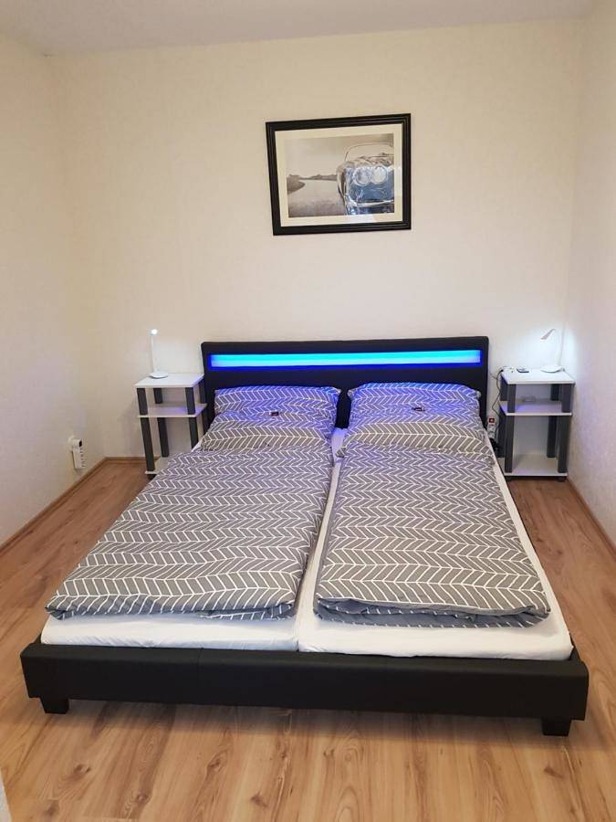 Ferienwohnung für 3 Personen, mit Terrasse und Ausblick in Melsungen