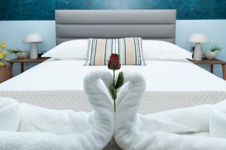 Ferienwohnung für 6 Personen, mit Ausblick und Pool sowie Garten in Koskinou - 2