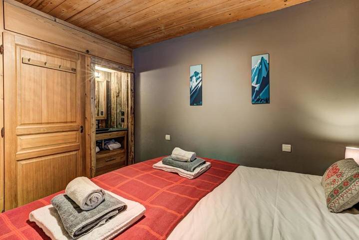 Chalet pour 4 personnes, avec jardin et terrasse ainsi que sauna et jacuzzi, animaux acceptés à Chamonix-Mont-Blanc - 2