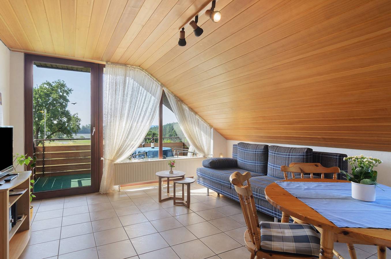 Ganze Wohnung, Ferienwohnung mit Gemeinschaftsgarten, Balkon und Wi-Fi in Salem, Region Bodensee-Oberschwaben