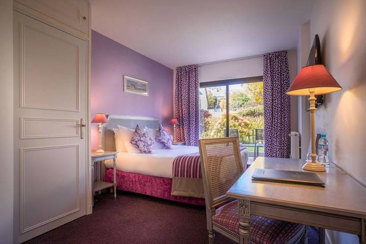 Hôtel pour 2 personnes, avec terrasse et jacuzzi ainsi que piscine et sauna