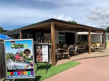 Mobil home pour 6 personnes, avec terrasse et piscine à Saint-Vincent-sur-Jard