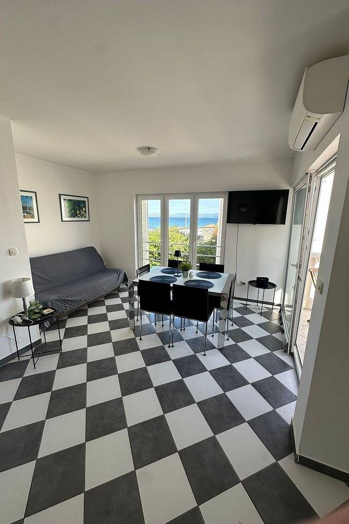 Ganze Wohnung, 2-Zimmer-Ferienwohnung am Strand Mirca, Brac A-24865-a in Mirca, Supetar