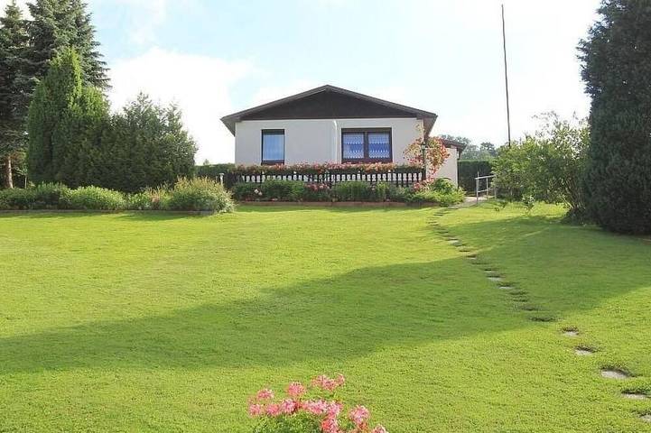 Bungalow für 4 Personen, mit Pool und Garten