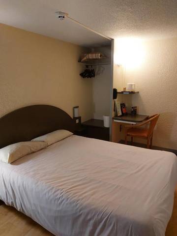Hôtel pour 36 personnes dans Ombrée-d'Anjou