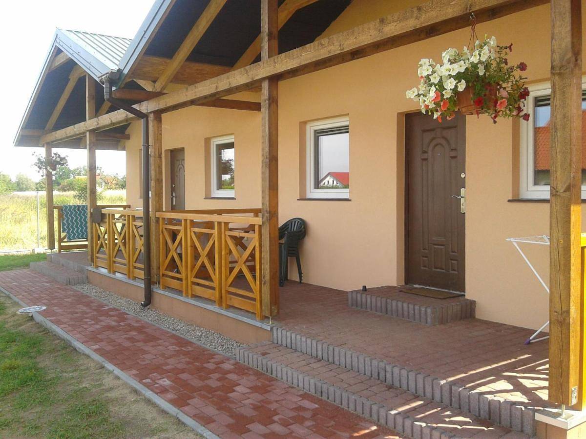 Domkiuweroniki in Mielno, Powiat koszaliński