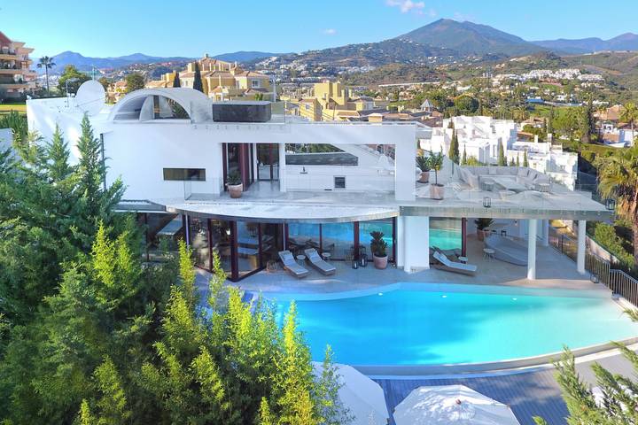 Loft voor 16 personen, with balkon and zwembad as well as uitzicht and uitzicht op zee in Marbella
