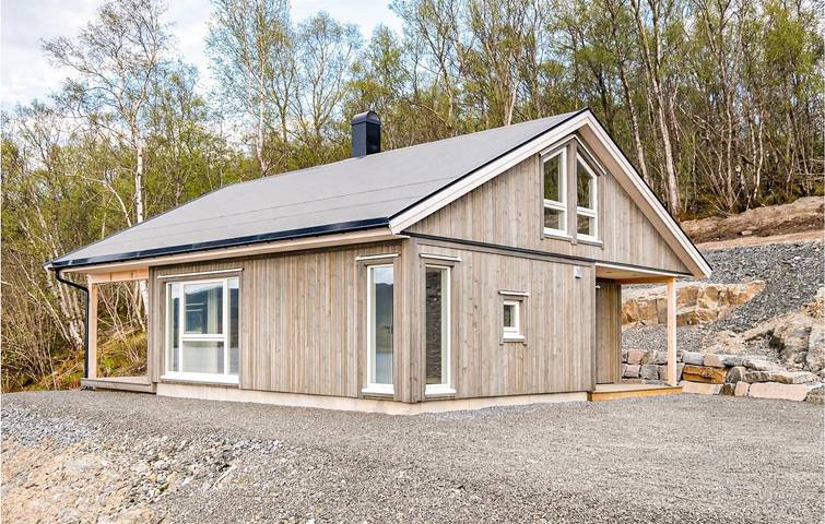 Ferienhaus für 5 Personen mit Terrasse in Gjemnes, Nördliches Fjordnorwegen