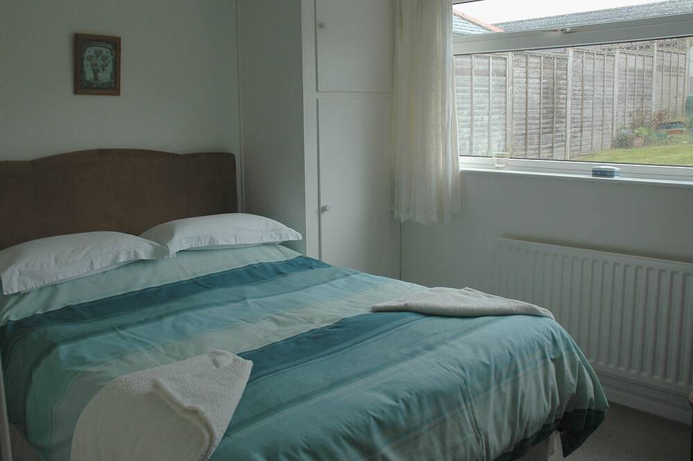 Family Friendly Comfortable Holiday Home in Trevone, Cornwall
