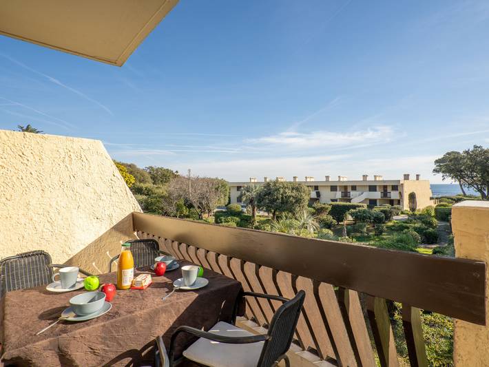 Ferienwohnung für 4 Personen, mit Terrasse und Garten in Frejus
