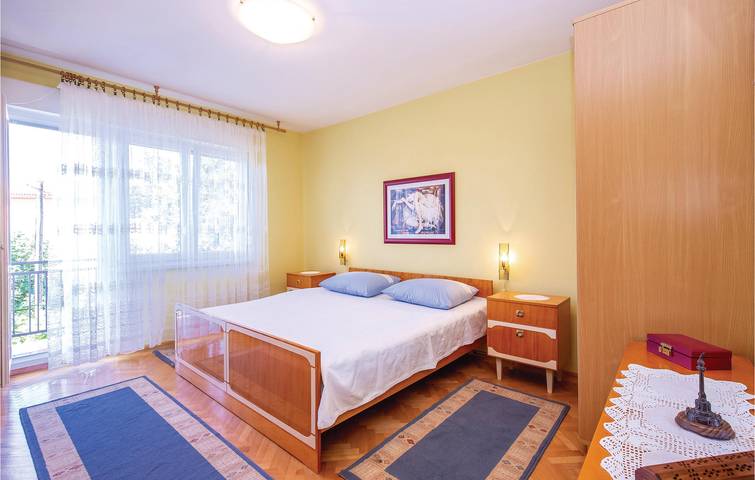 Ganze Ferienwohnung, Gemütliche 2-Zimmer-Wohnung mit Terrasse, WLAN, Parkplatz, 500 m vom Strand entfernt in Crikvenica, Primorje-Gorski Kotar