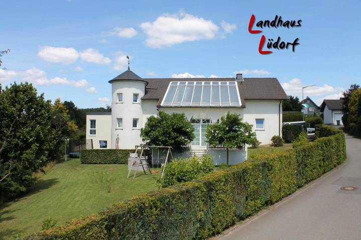 Ferienwohnung für 2 Personen, mit Terrasse und Garten sowie Ausblick in Reichshof