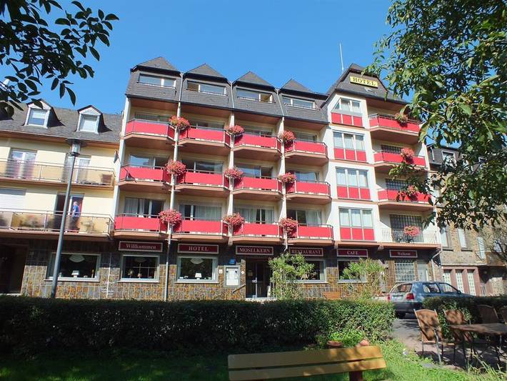 Hotel für 2 Personen, mit Balkon an der Burg Eltz