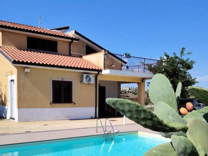Villa per 4 persone, con terrazza e piscina a Modica