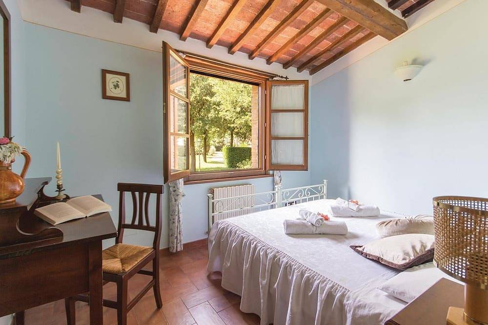 2 bedroom lovely home in Castiglion del Lago Pg in Castiglione del Lago, Lake Trasimeno