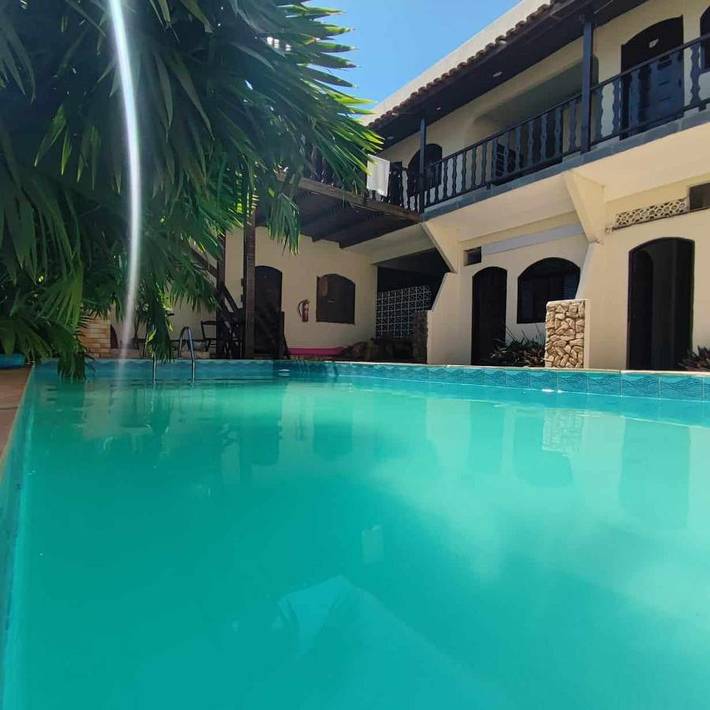 Pousadas para 3 pessoas, com terraço e jardim e ainda piscina em São Pedro da Aldeia