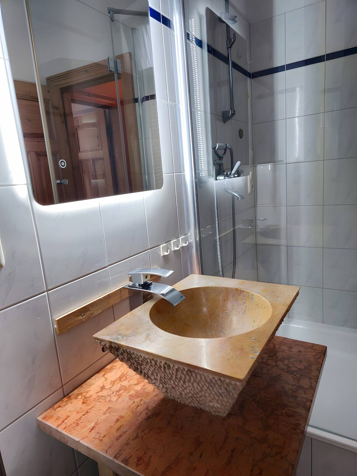 Ganze Wohnung, Apartment '4 Zimmer Nähe Zentrum' mit privater Terrasse, Balkon und Wlan in Oldenburg, Nordseeküste