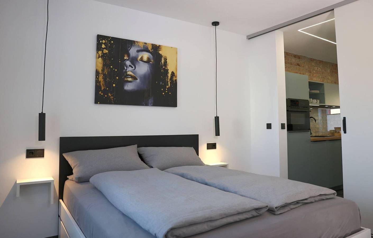 Ganze Wohnung, Moderne Ferienwohnung im Stadtzentrum Ilmenau mit Balkon und Wallbox für E-Autos in Ilmenau, Thüringer Kernland