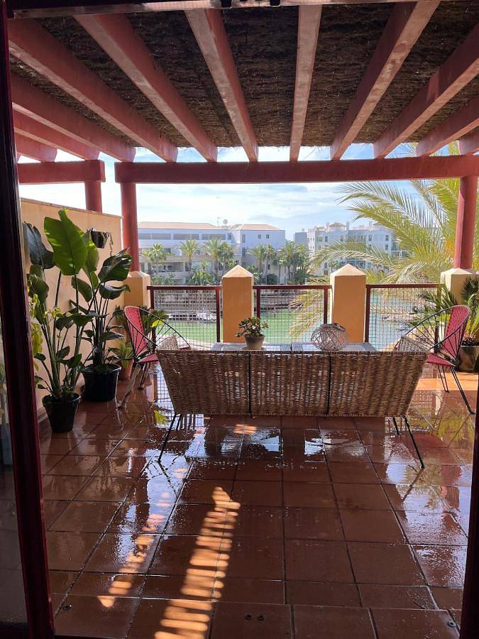 Ferienwohnung für 6 Personen, mit Pool und Whirlpool sowie Garten in Sotogrande
