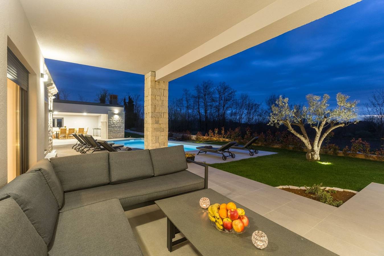 Villa Harmony mit Pool, Sauna und Whirlpool in Sveti Lovreč Pazenatički, Zentralistrien