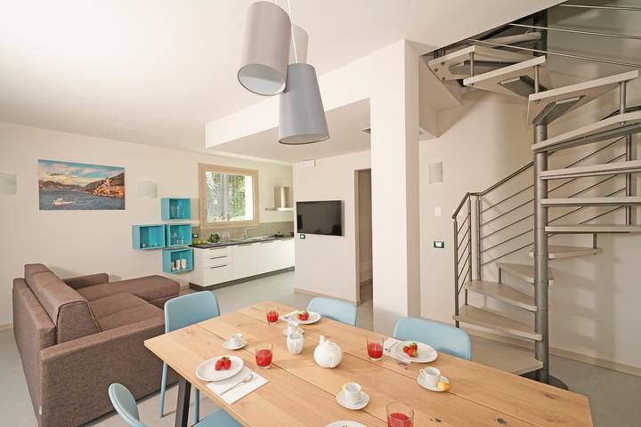 Ferienhaus für 6 Personen, mit Seeblick und Balkon sowie Garten in Gardasee-Lombardei - 4