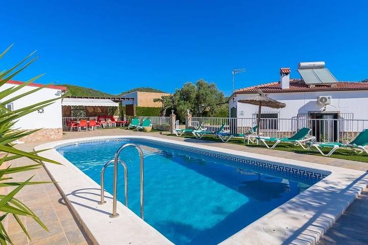 Villa for 10 people, with garden - 1