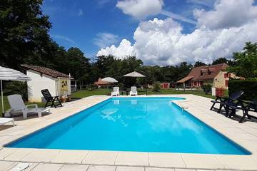 Gîte pour 2 personnes, avec piscine et jardin à Fajoles