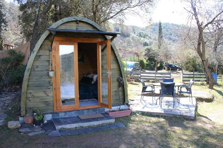 Apartamento para 4 personas, con Terraza además de Jardín y Vistas en Santa Pau