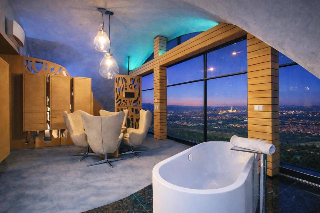 Wellness Hotel Step - Czech Leading Hotels in Lieben, Prague
