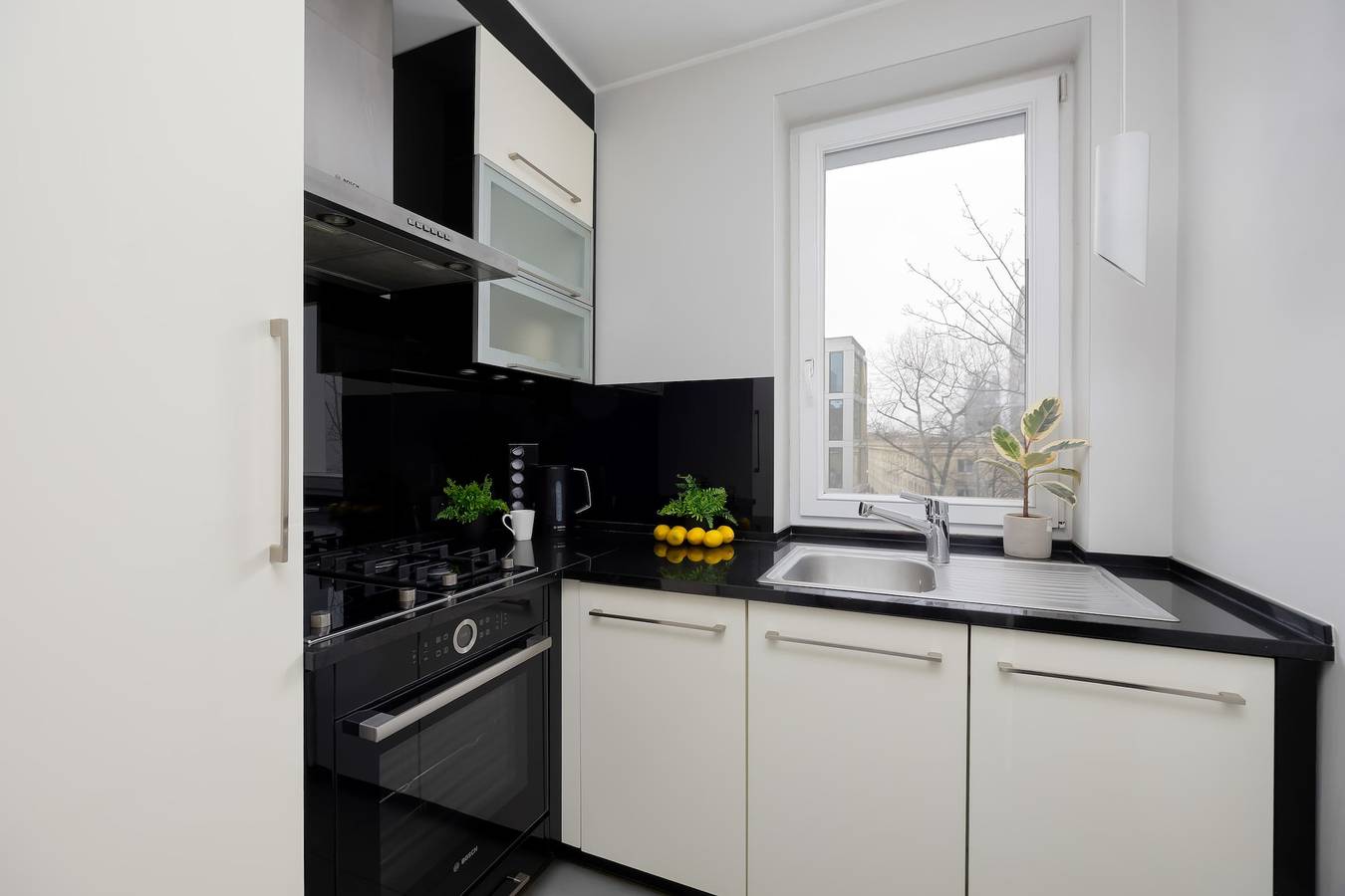 Apartamento entero, Cozy Apartment | Balcony and Workspace in Varsovia Śródmieście, Varsovia
