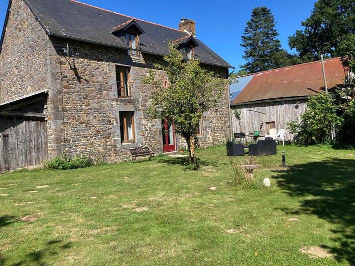 Location de vacances pour 21 personnes, avec vue et jardin à Combourg - 2