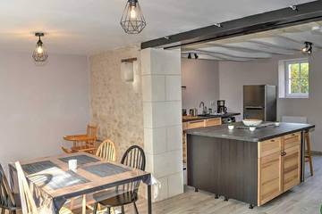 Gîte pour 4 personnes, avec jardin à Chédigny