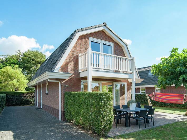 Vakantiehuis voor 7 personen, with Balkon and Terras as well as Tuin in Noordwijk