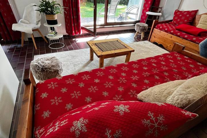Ferienwohnung für 2 Personen, mit Terrasse und Garten sowie Pool und Sauna