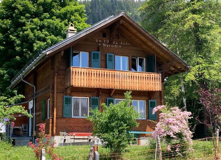 Chalet für 7 Personen, mit Balkon und Garten in Hasliberg