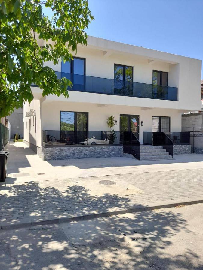 Maison d’hôte pour 2 personnes, avec balcon et jardin dans Constanța