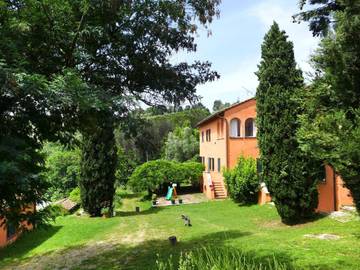 Gîte pour 4 personnes, avec jardin ainsi que vue et piscine à Vecchiano