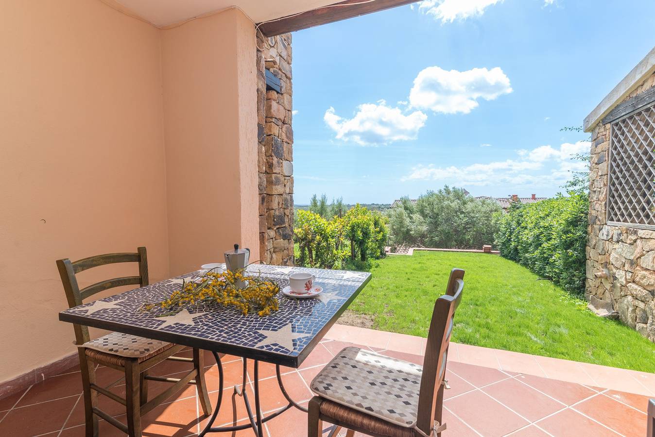 Ganze Wohnung, Ferienwohnung Trilo Monte Petrosu mit Meerblick, Garten und Bbq in Monte Petrosu, San Teodoro
