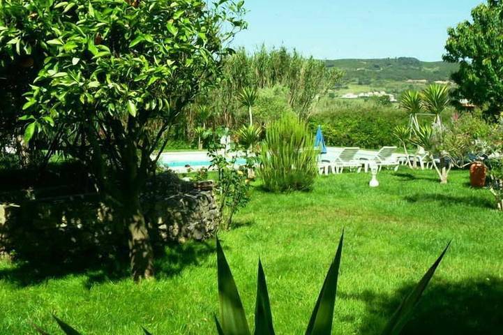 Alojamiento y desayuno para 3 personas, con piscina además de jardín y jacuzzi - 1