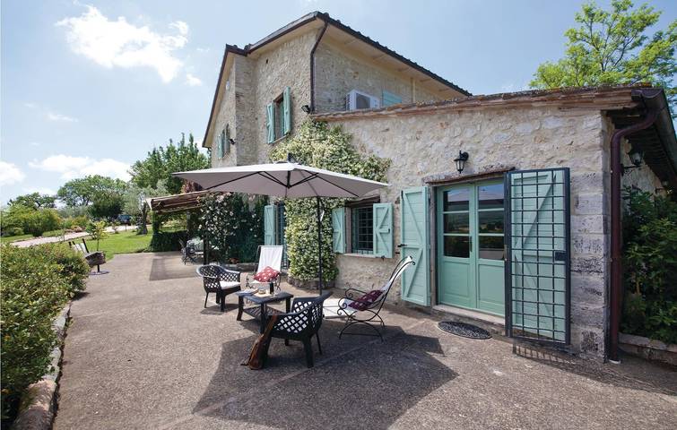 Spacieux Apt AC avec piscine, parking et feu de camp in Lugnano in Teverina, Province de Terni