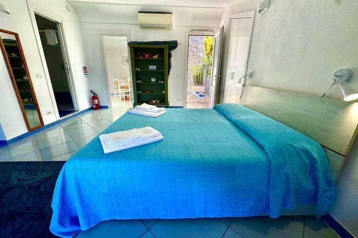 Entire apartment, La Mansarda: a breathtaking view of the sea in Gavitella beach, Praiano