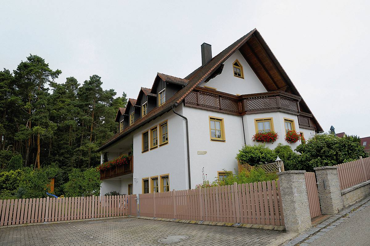 Ganze Wohnung, Ferienwohnungen Lehner - Ferienwohnung 2 (36qm) mit Garten und Terrasse in Mitteleschenbach, Romantische Straße