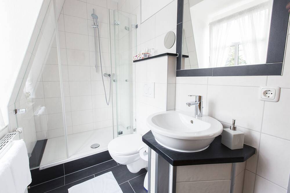 Einzelzimmer Ensuite Dusche in Bad Steben, Landkreis Hof